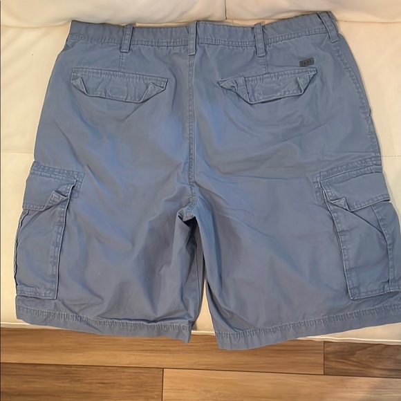 Izod Men's Blue Cargo Shorts - Picture 2 of 3